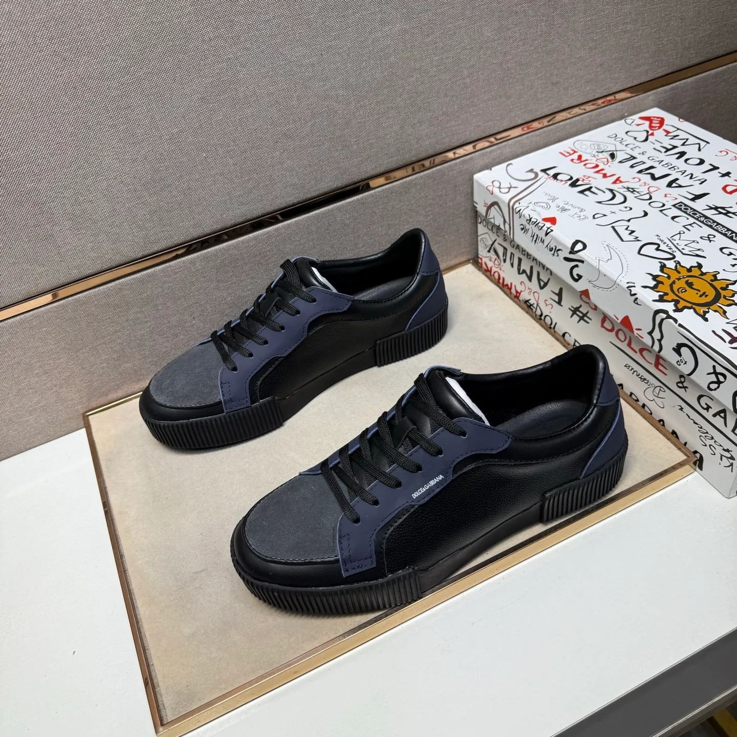 ⬛️Men's shoes 💰p400 [DG～] Men's casual shoes, on sale at the same time in 2025z cabinet 🔶Size: 38-44#️⃣ 🔷2 colors🔜The upper is made of multi-material splicing➕Genuine leather lining, comfortable and breathable, sole: original comfortable, wear-resistant and non-slip outsole, ⚠️Real thing📱Photographed🎬The real thing is better📢📢📢